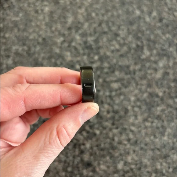 Oura Ring 4, Size 9 in Stealth